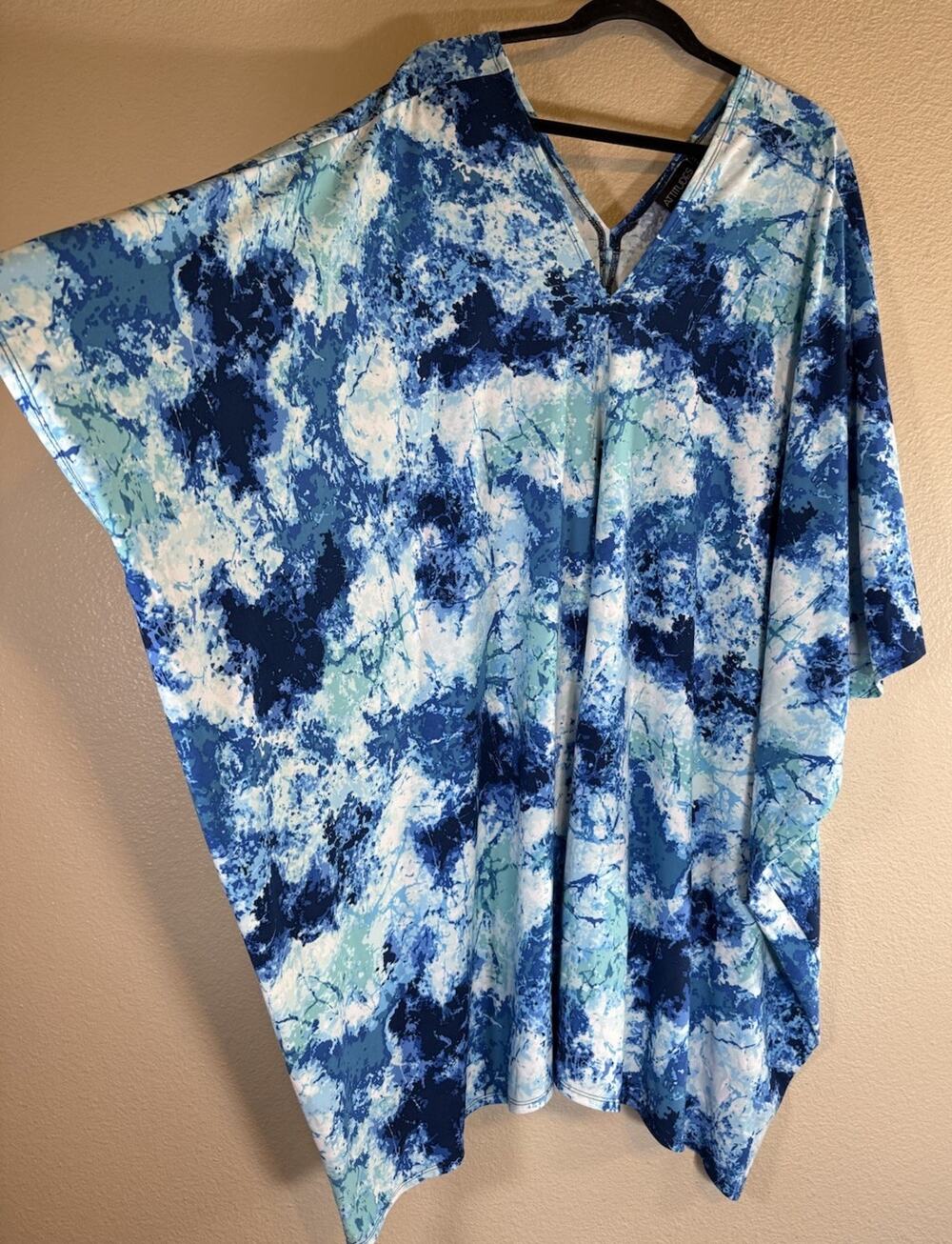 Attitudes Renee Plus XL/1X Blue Printed Caftan Marbled Ocean Beachy Coastal